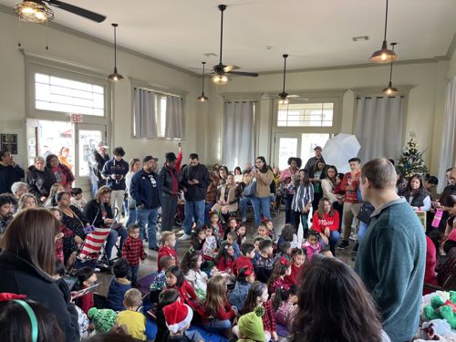 Christmas Toys and Read-along — photo 5